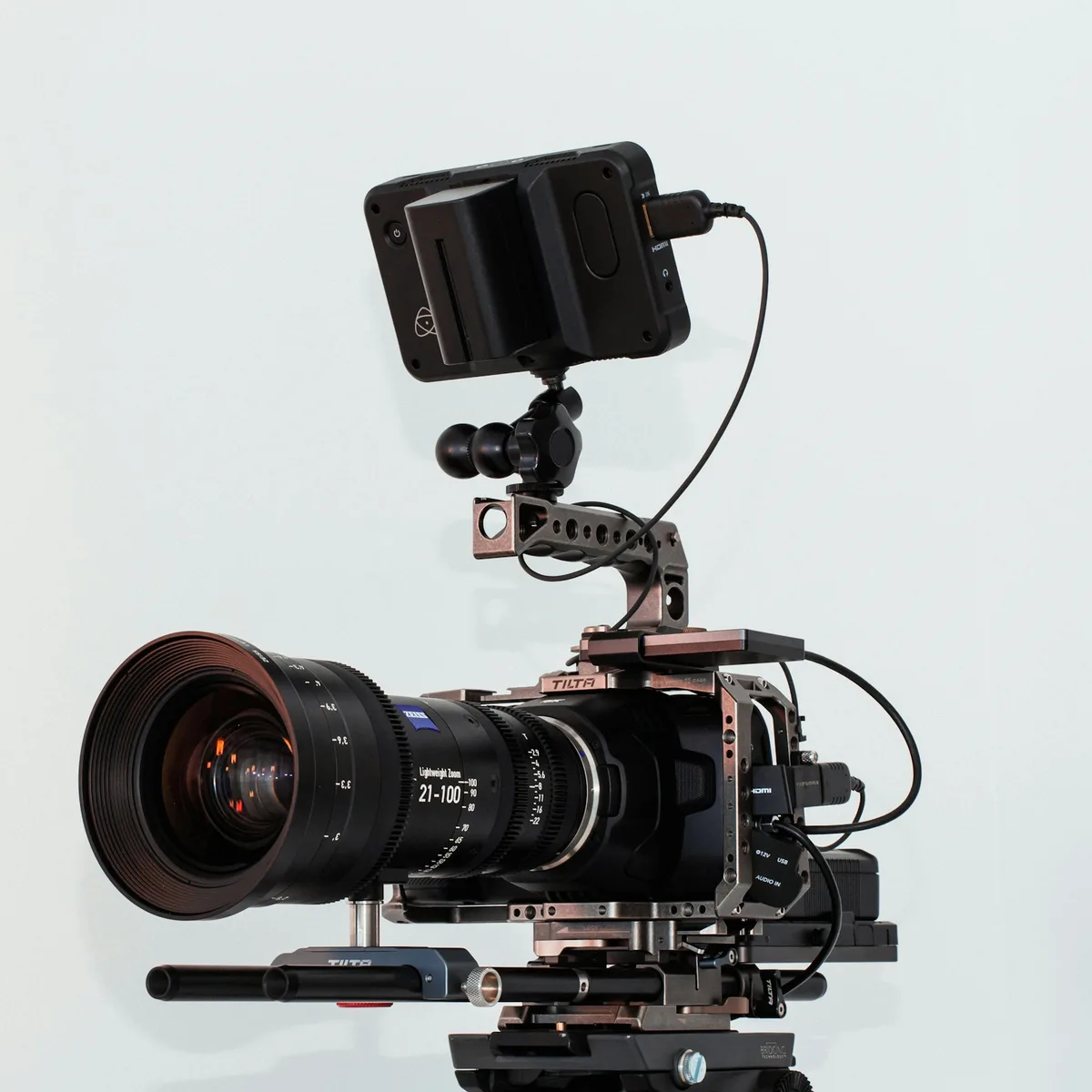 Blackmagic 6K rig with Zeiss 21 - 100 LWZ, Tilta Cage & Atmos Monitor 